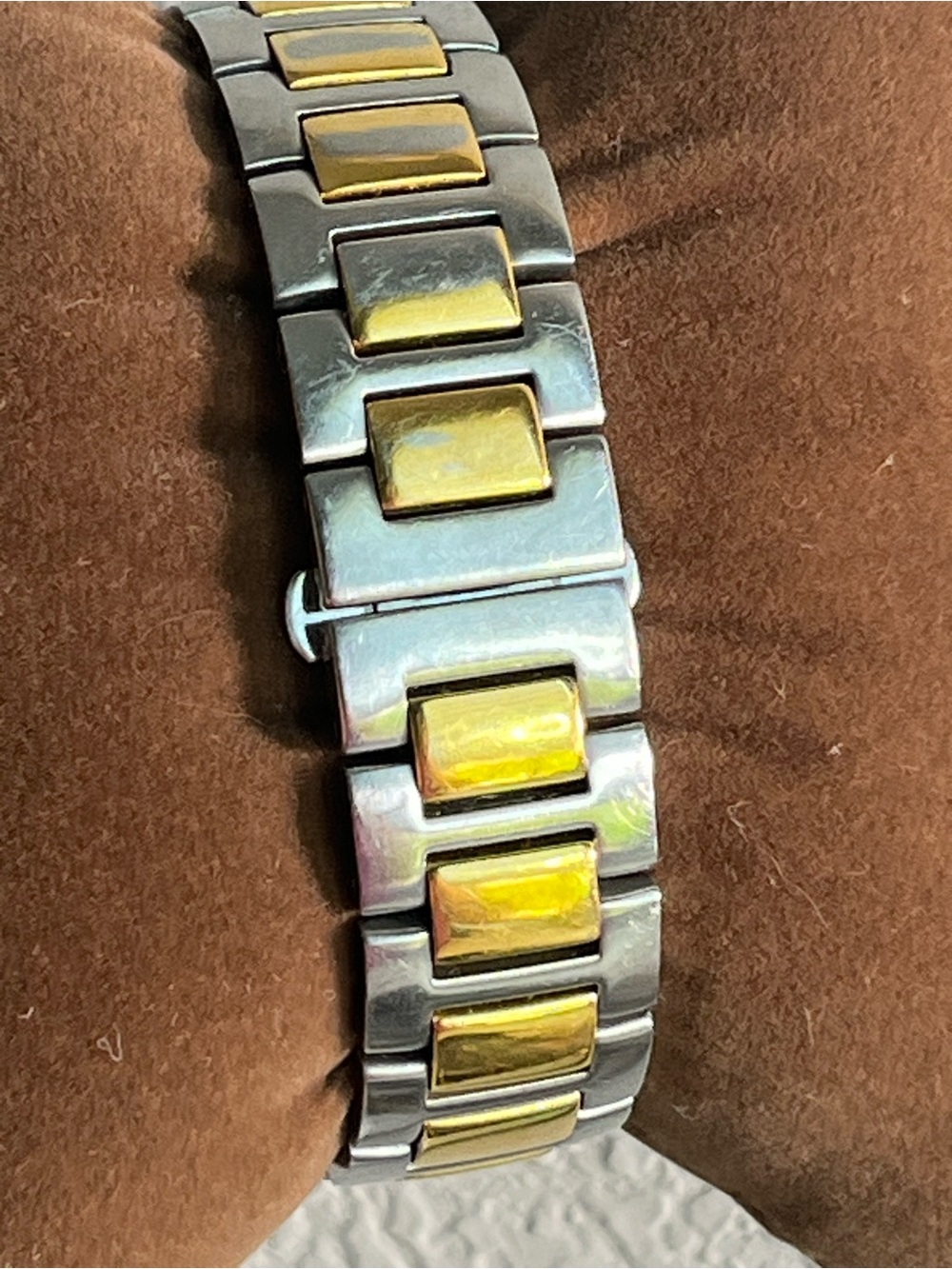 Gucci 8900M Two Tone Stainless Steel men’s Watch YA089304 - Picture 8 of 15